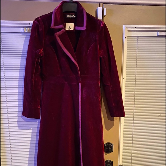 Msquared Women's Red Velvet Maxi Coat - Picture 6 of 6